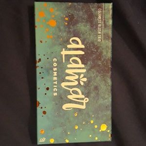 Alamar blush pallette fair-light